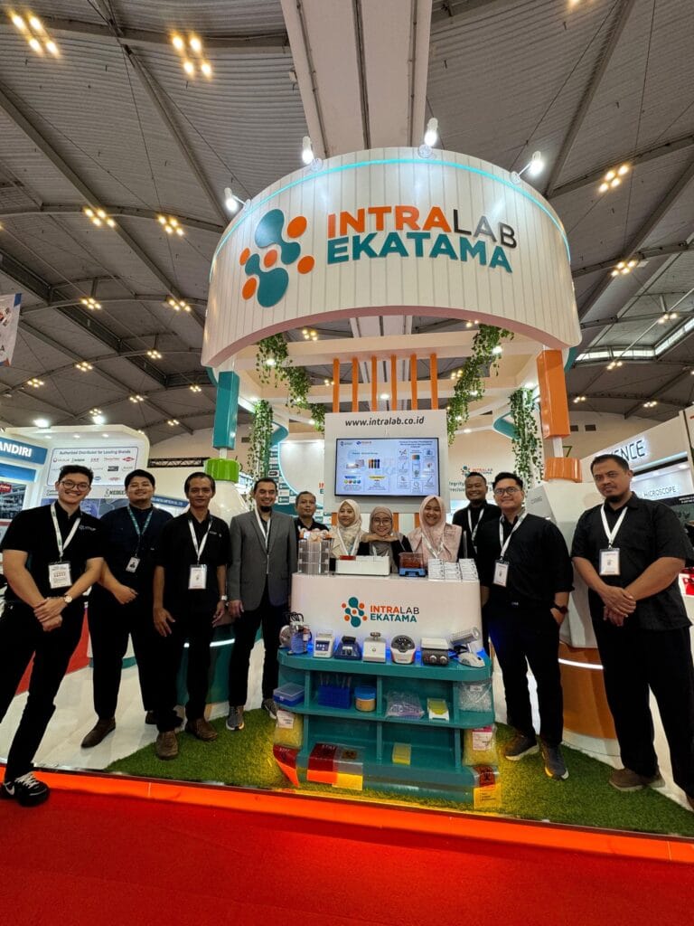 The Intralab Ekatama team at a laboratory exhibition booth