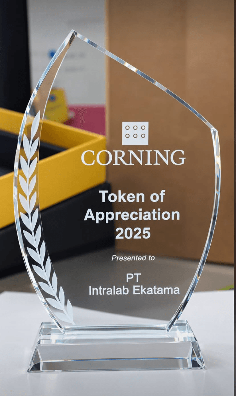 Plakat Corning Token of Appreciation 2025 yang dipersembahkan kepada PT Intralab Ekatama